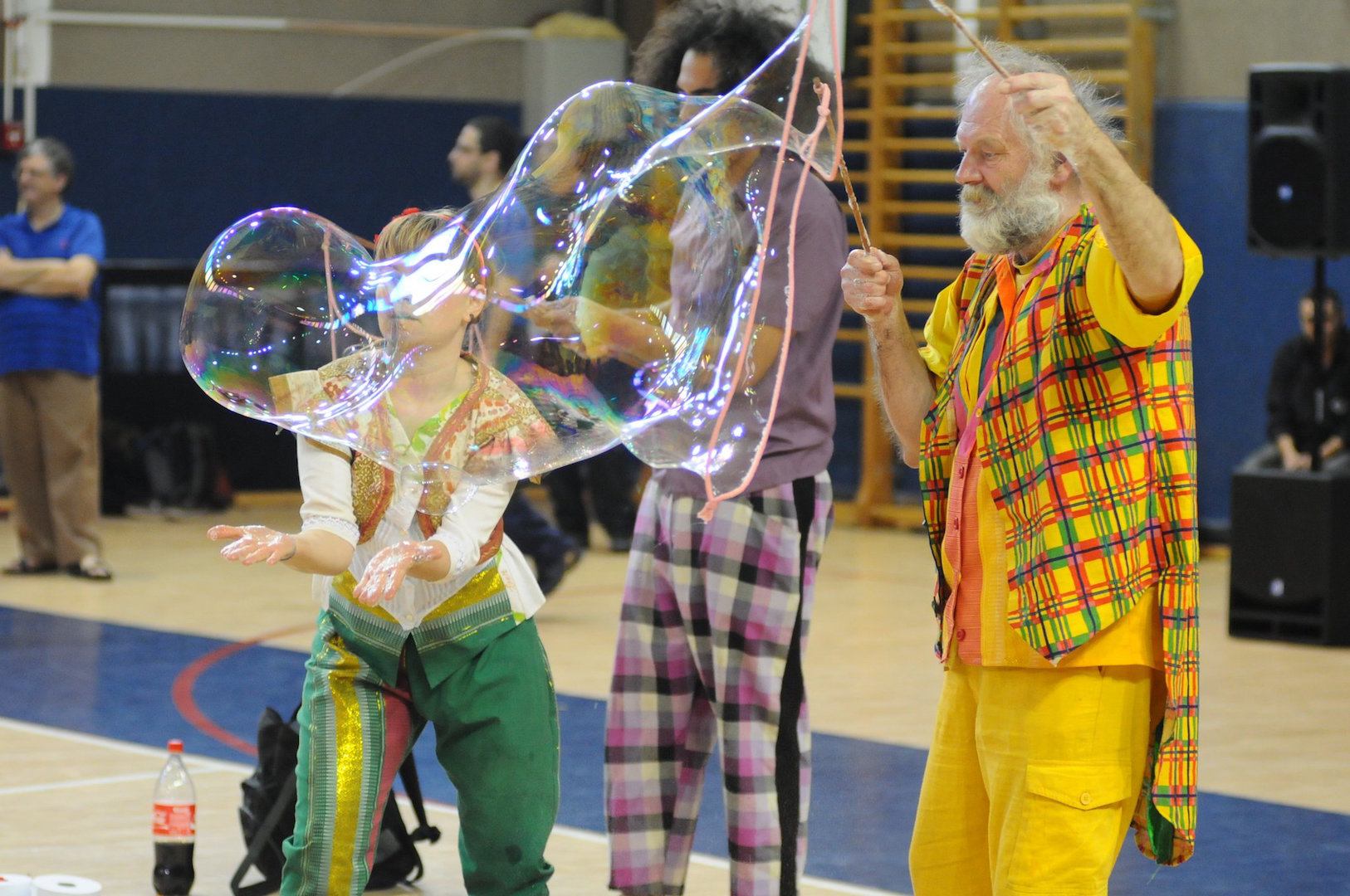 Dr. Bubbles macht eine Show mit Pat und Peter